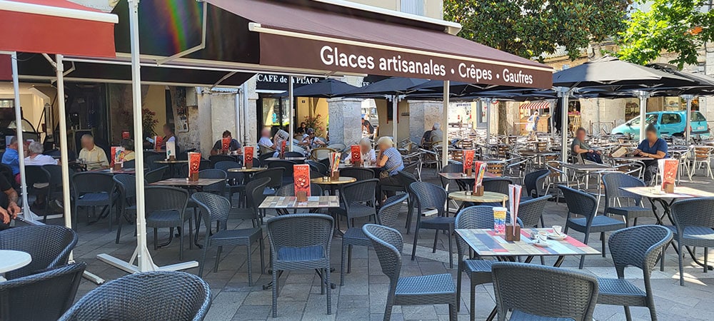 le glacier 8 place des laitiers agen terrasse